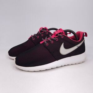 Nike RosheRun Lace Up Athletic Shoe Youth Girls Size 7 599729-002 Black Pink